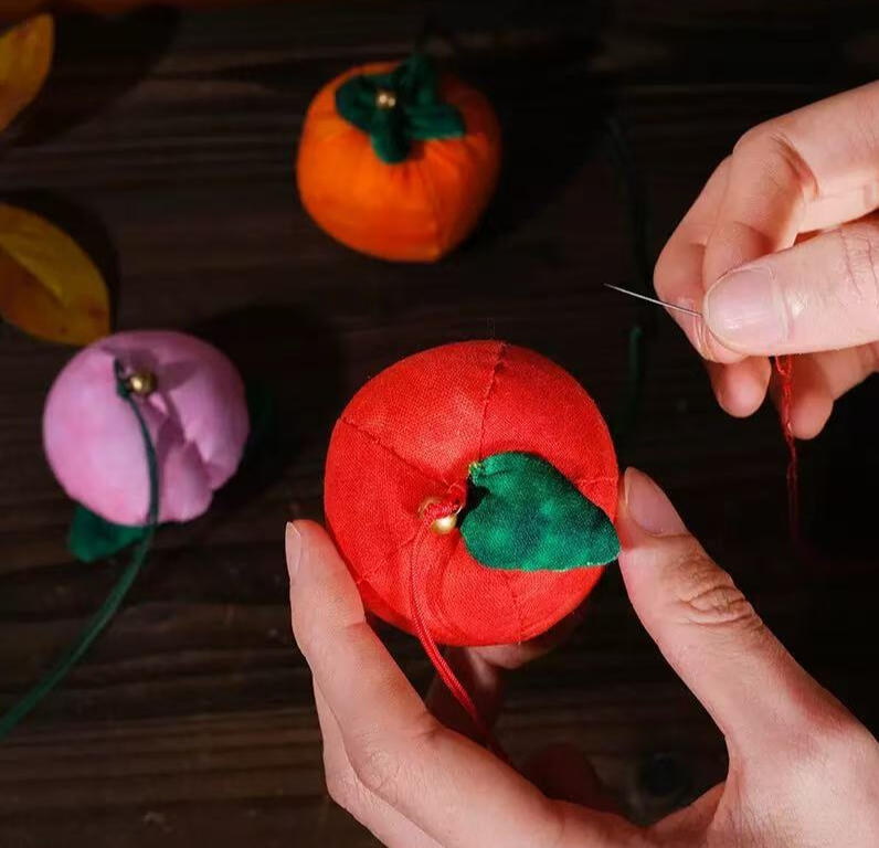 Craft your own elegant mini makeup mirror adorned with exquisite Song brocade, blending traditional Chinese elegance into a lovely daily accessory.